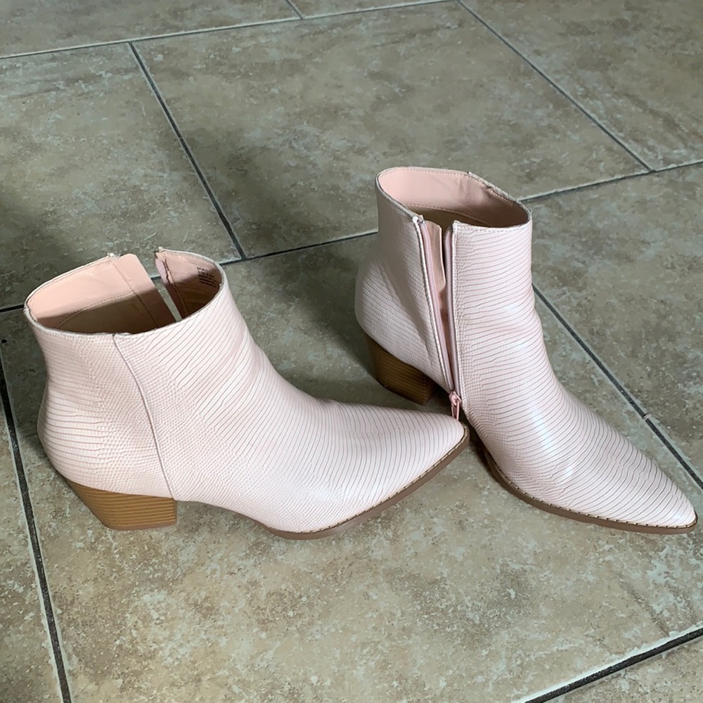 Lulu’s Pink Booties!